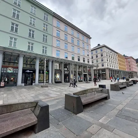 Center * Bergen