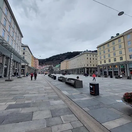 Center * Bergen