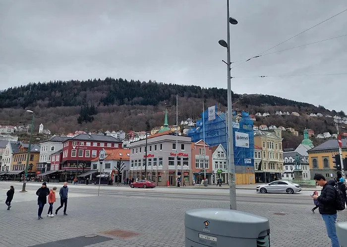 Center * Bergen